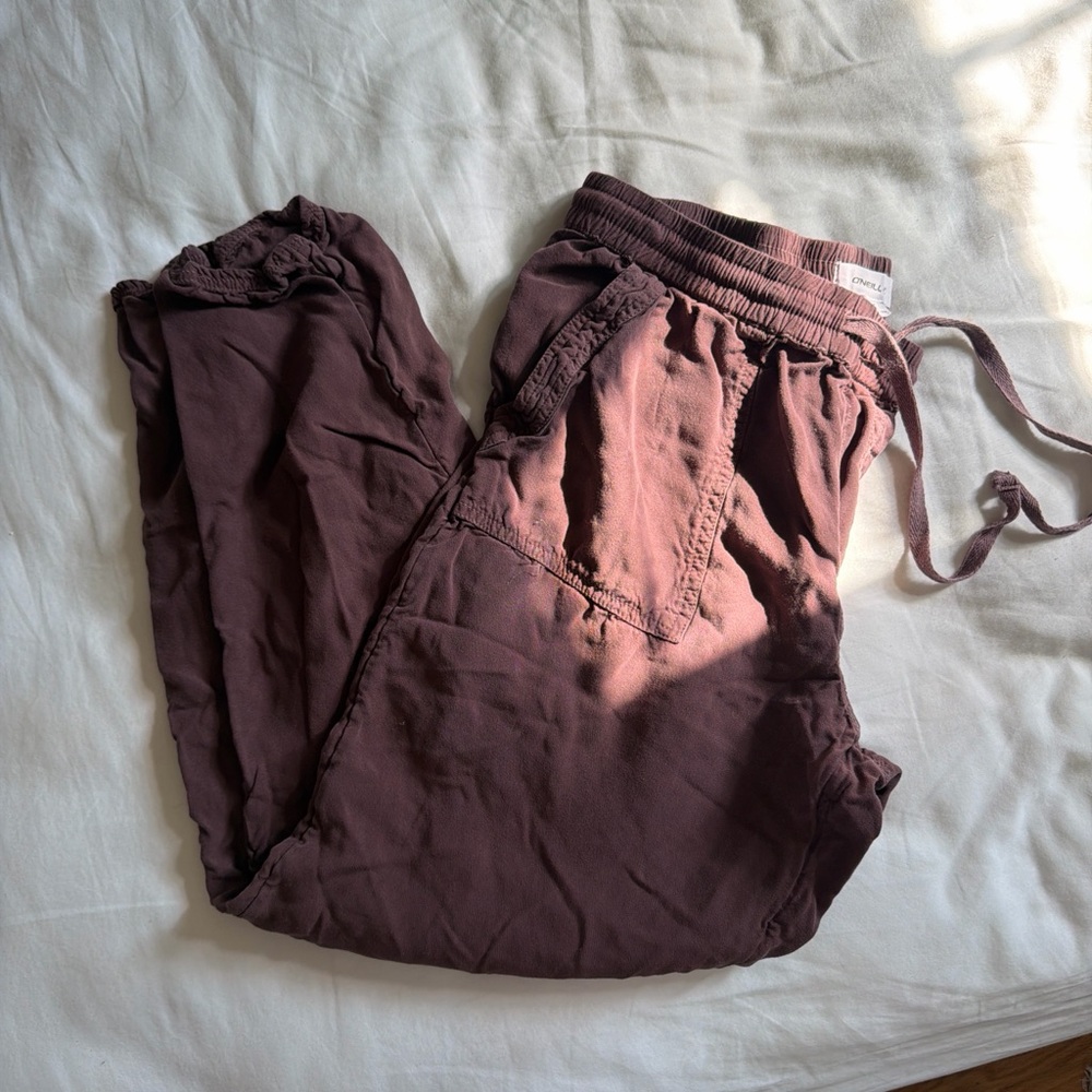 o’neill maroon capris